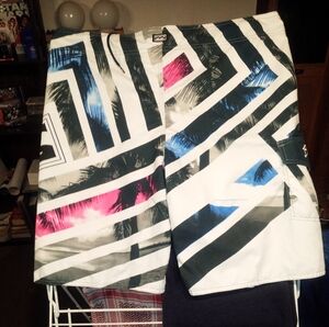 Authentic Billabong Bermuda trunks shorts  for Men, for summer Swimming